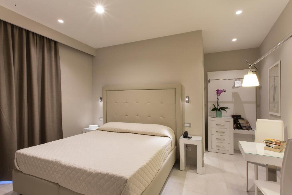 Двухместный (Классический двухместный номер с 1 кроватью или 2 отдельными кроватями) апарт-отеля Magi House Relais, Сорренто