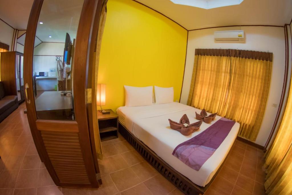 Семейный (Family Room with Kitchen .) курортного отеля Tharathip Resort Koh Phangan, Пханган