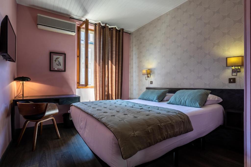 Двухместный (Стандартный двухместный номер с 1 кроватью и видом на сад) отеля Hôtel Azur, Марсель