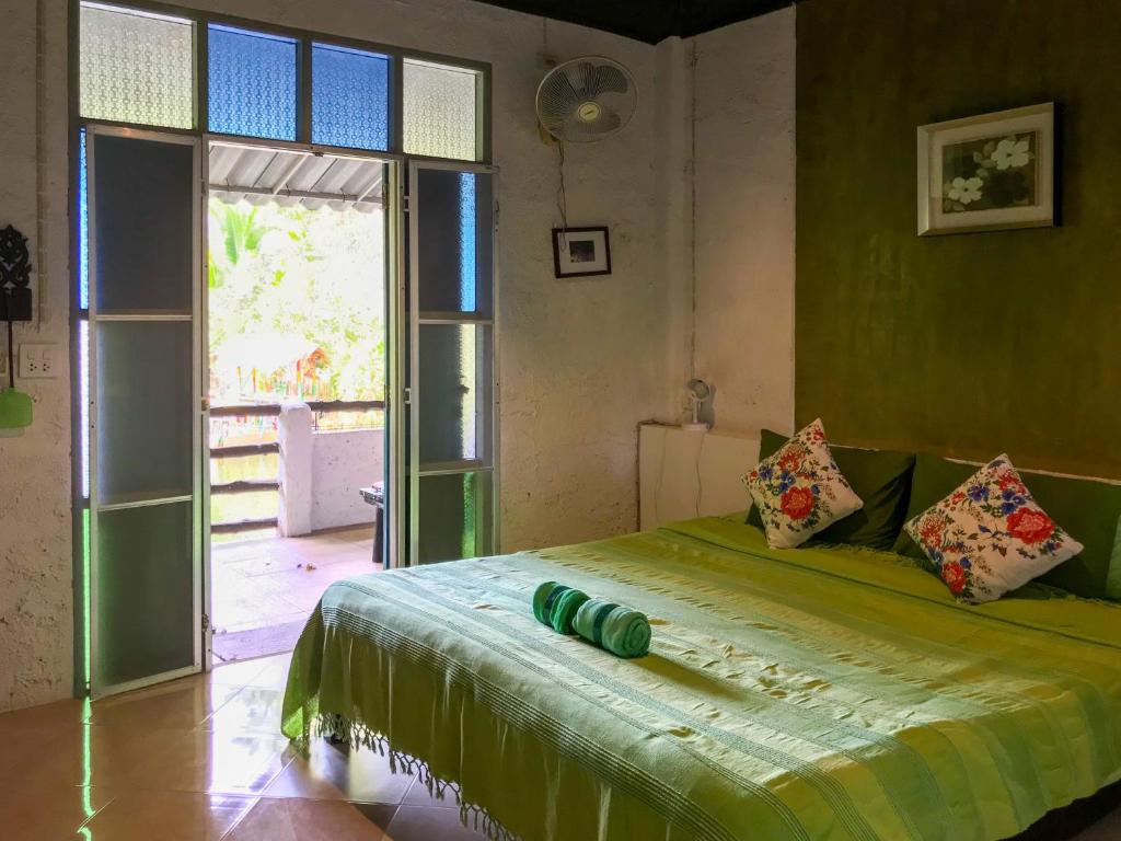 Двухместный (Двухместный номер с 1 кроватью, вид на сад) гостевого дома Baan Suan Thip Homestay, Краби
