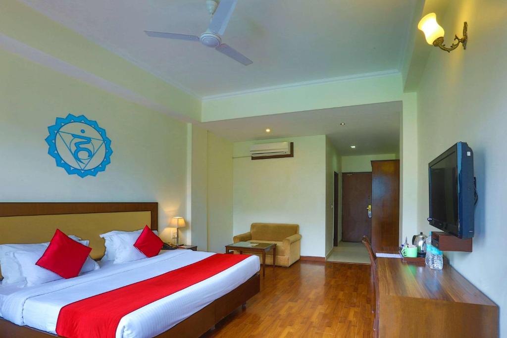 Двухместный (Стандартный номер с кроватью размера «king-size» - Для некурящих) отеля Dewa Retreat - A Himalayan Boutique Hotel, Ришикеш
