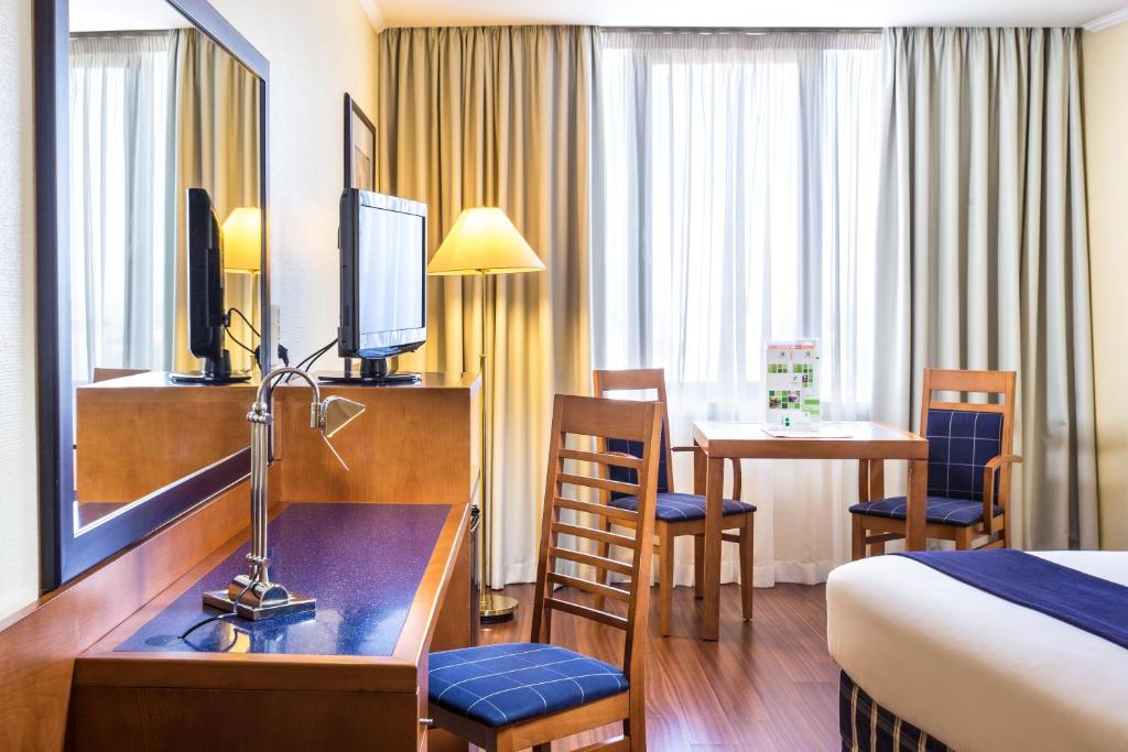 Двухместный (Стандартный двухместный номер с 1 кроватью) отеля Holiday Inn Lisboa, Лиссабон