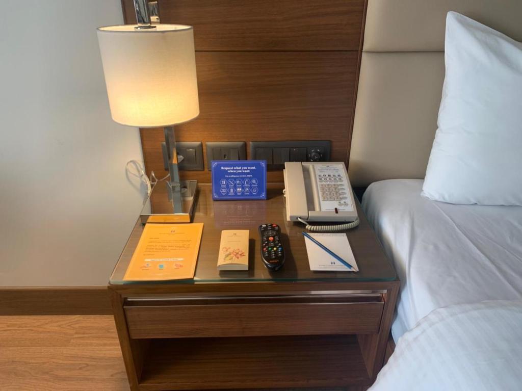 Двухместный (Executive Double Room with complimentary one way airport transfer, with 20% discount on food and soft beverages; Early check in and late check out (4 hrs. Subject to avl); Upgrade to next category (subject to avl)), Jaypee Vasant Continental