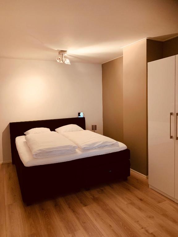 Апартаменты (Apartment ( 4 Adults )), Stadslogement By Peek