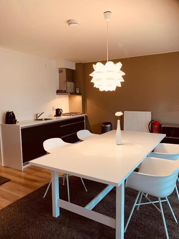 Апартаменты (Apartment ( 4 Adults )), Stadslogement By Peek