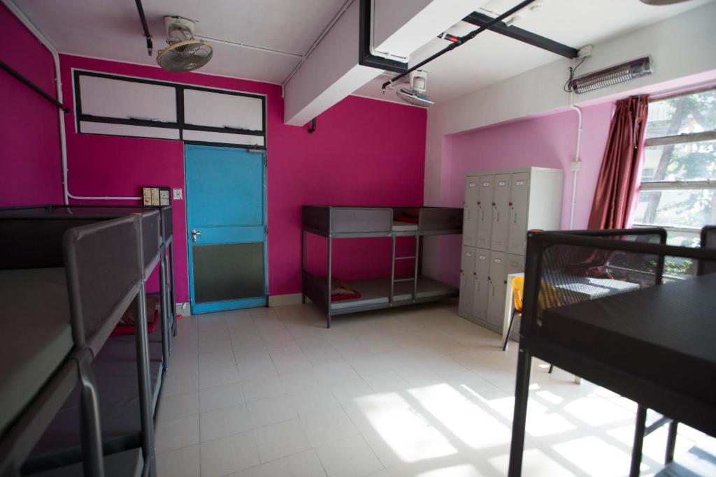 Номер (1 Bed in 8-Person Female Dormitory with Shared Bathroom) хостела YHA Bradbury Jockey Club Youth Hostel, Гонконг (город)