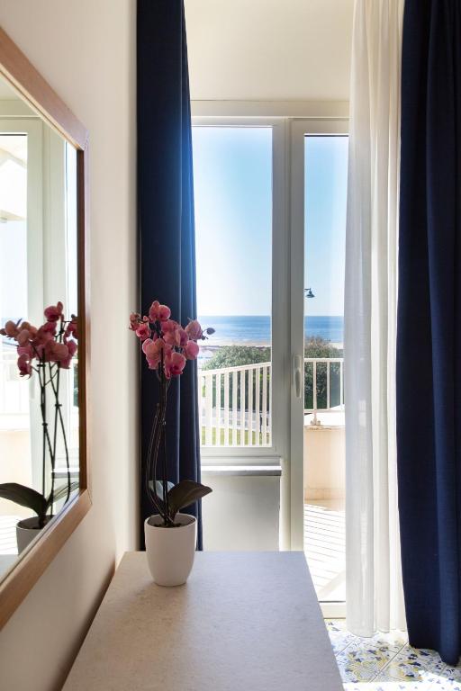 Двухместный (Двухместный номер с 1 кроватью или 2 отдельными кроватями и видом на море) отеля Grand Hotel, Форте-дей-Марми