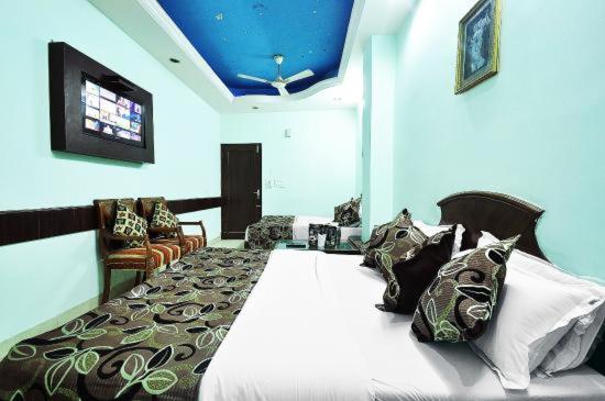Двухместный (Стандартный двухместный номер с 1 кроватью и вентилятором) отеля Hotel Shiva Intercontinental, Нью-Дели