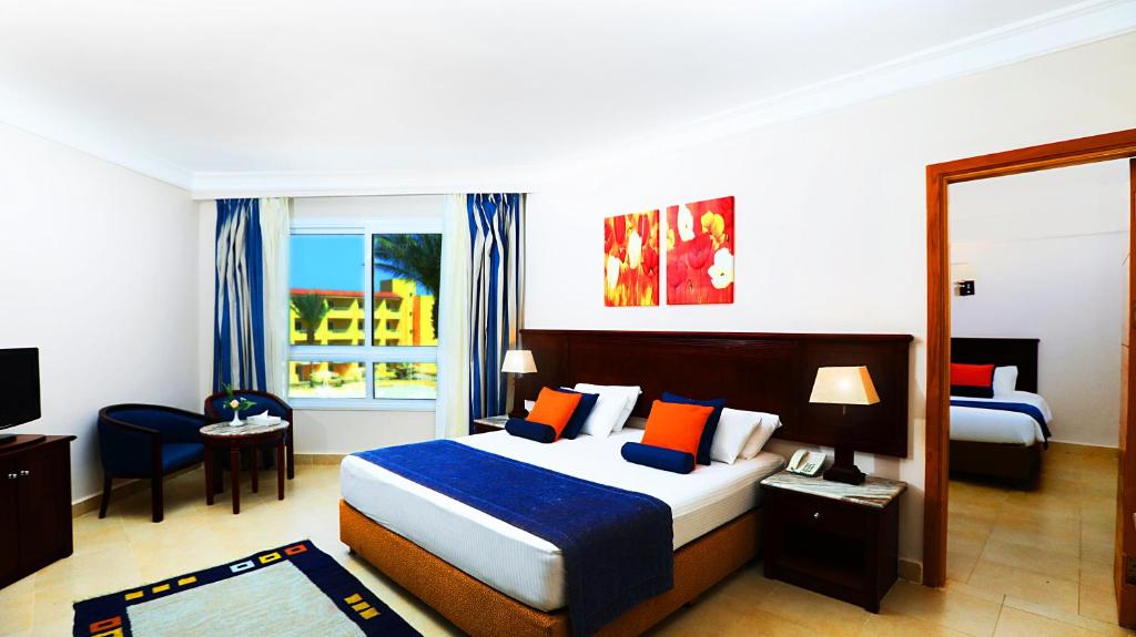 Семейный (Семейный номер) курортного отеля Amwaj Blue Beach Resort & Spa, Хургада