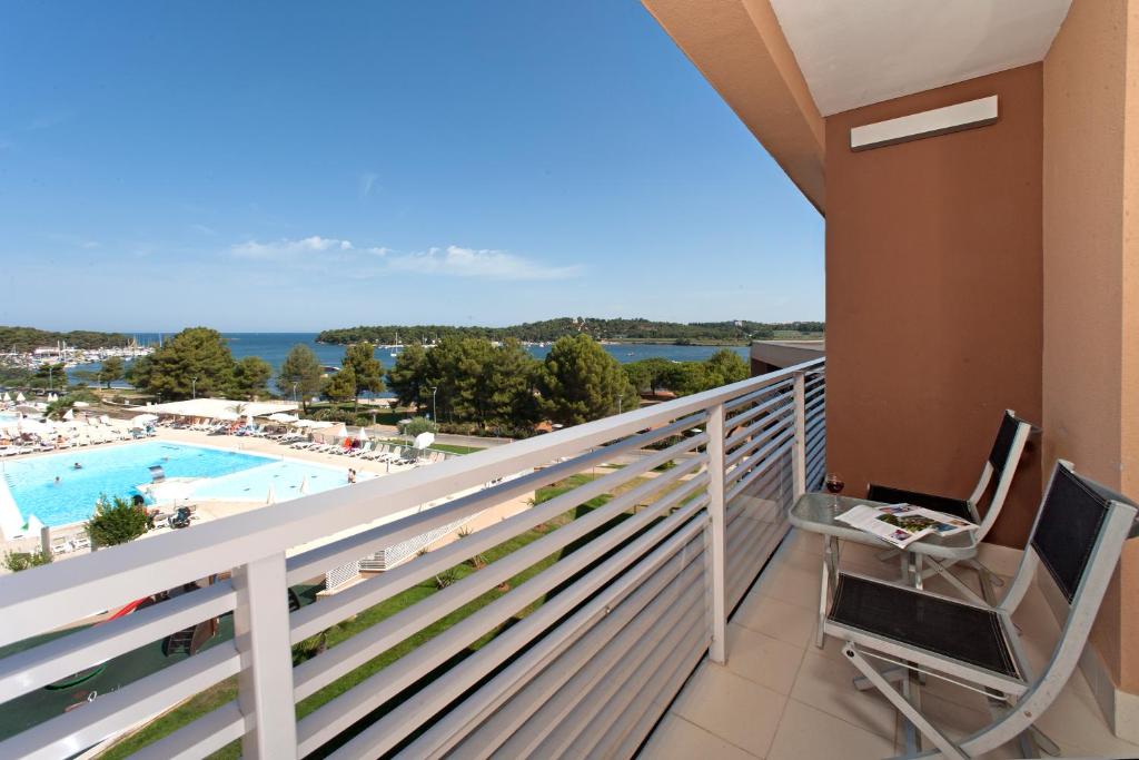 Двухместный (Номер «Премиум» с балконом и видом на море) отеля Hotel Laguna Molindrio, Пореч