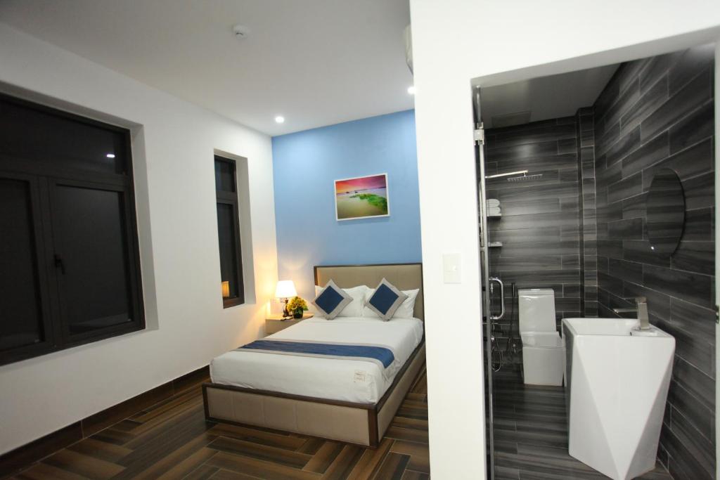 Двухместный (Стандартный двухместный номер с 1 кроватью) отеля Aroya Hotel, Дананг