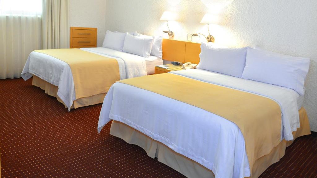 Двухместный (Номер с 2 кроватями размера «queen-size» – Для некурящих) отеля Holiday Inn Morelia, Морелия