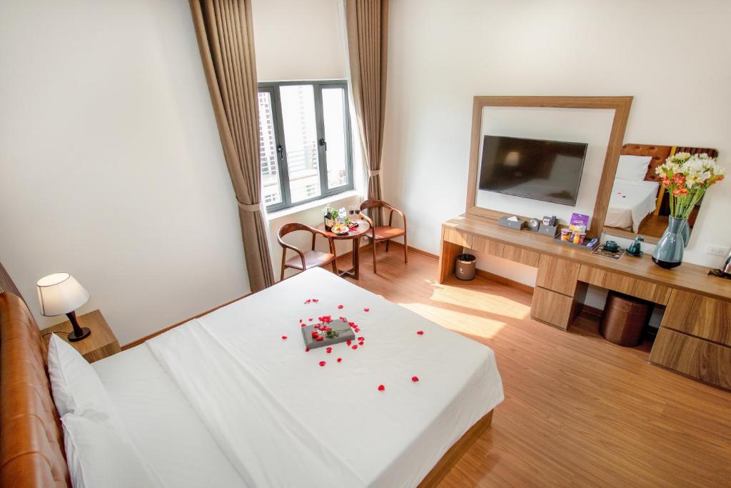 Двухместный (Двухместный номер Делюкс с 1 кроватью) отеля MOMALI Hotel Ninh Binh, Ниньбинь