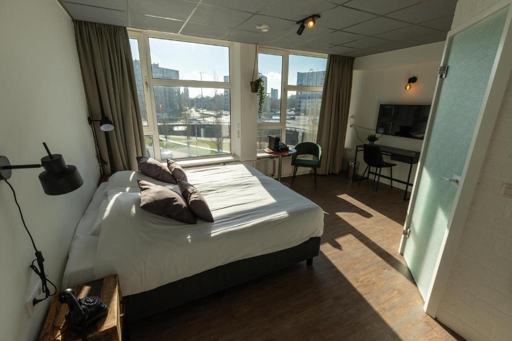 Двухместный (Просторный двухместный номер с 2 отдельными кроватями) отеля Eurohotel, Гронинген