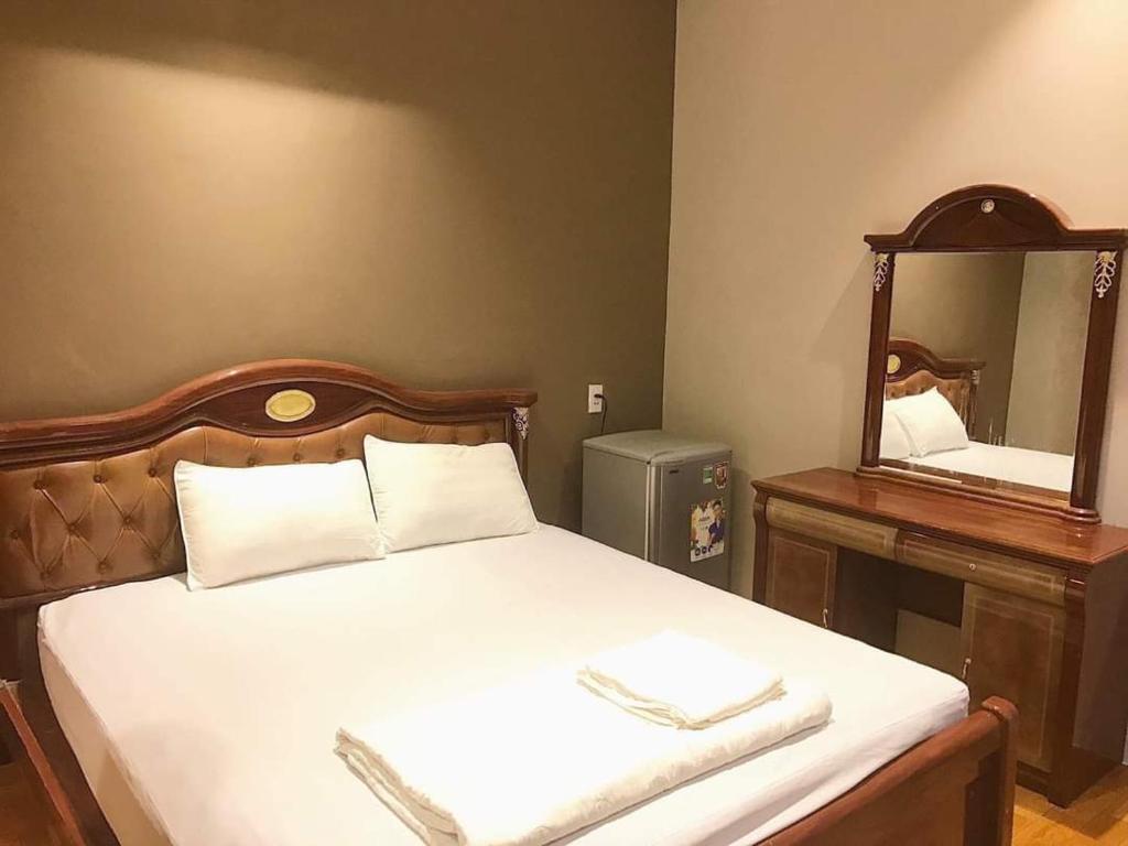 Двухместный (Стандартный номер с кроватью размера «king-size») отеля Vân Trang Hotel, Виньлонг
