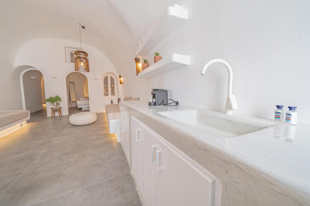 Сьюит (Люкс «Медовый месяц в пещере»), Eternity Suites Santorini