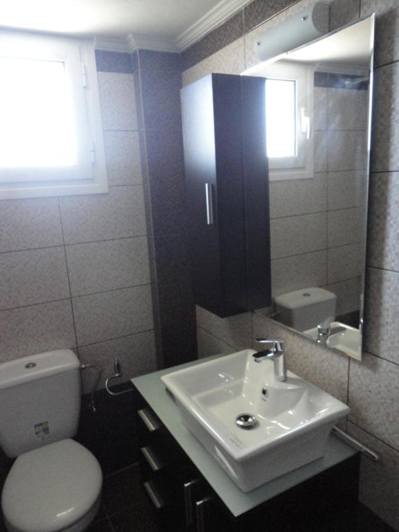 Двухместный (Двухместный номер с 1 кроватью и собственной ванной комнатой) апарт-отеля eco suites diakopto, Диакопто