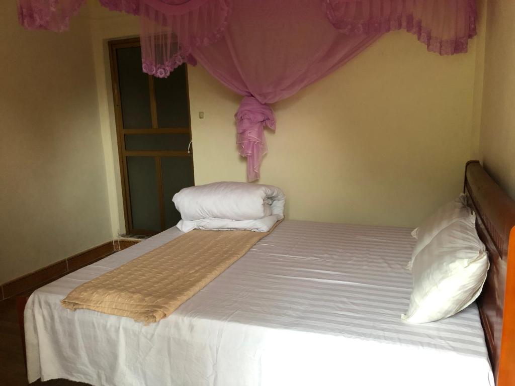 Двухместный (Двухместный номер с 1 кроватью и видом на горы) семейного отеля Ba Be lakeside - Tày Homestay, Баккан