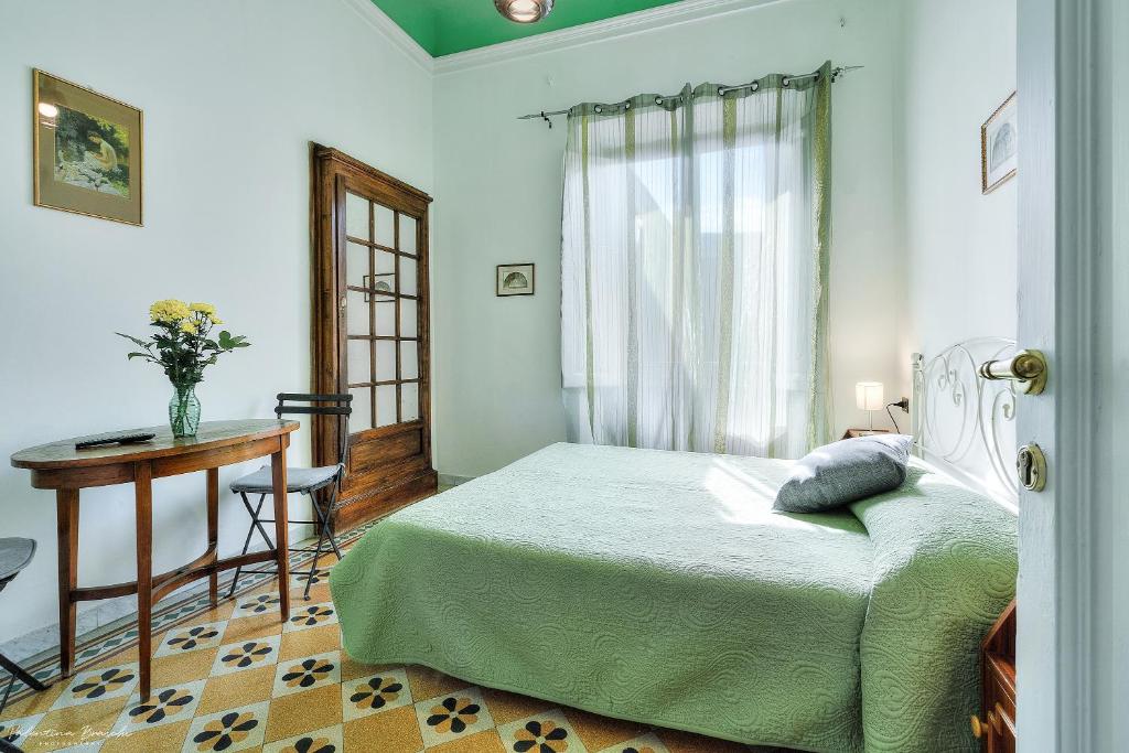 Одноместный (Одноместный номер с собственной ванной комнатой вне номера) гостевого дома Soggiorno Isabella De' Medici, Флоренция