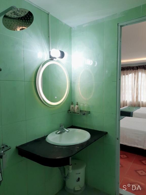 Двухместный (Улучшенный двухместный номер с 2 отдельными кроватями) отеля Emerald Hotel Cát Bà, Катба