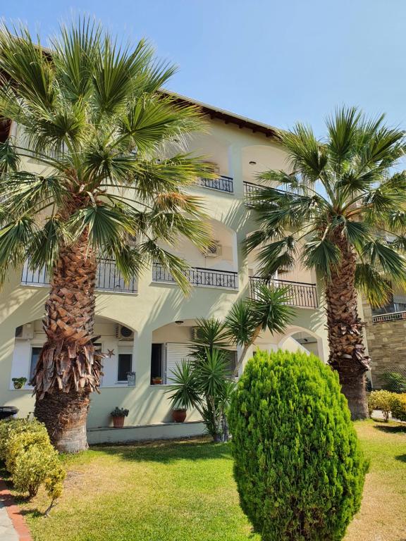 Апартаменты Hotel Pefko, Неос-Мармарас