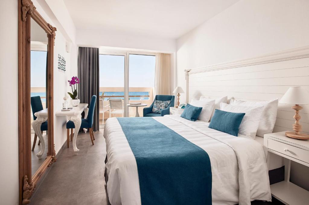 Двухместный (Двухместный номер Делюкс с 1 кроватью и видом на море) отеля Tylissos Beach Hotel, Иерапетра