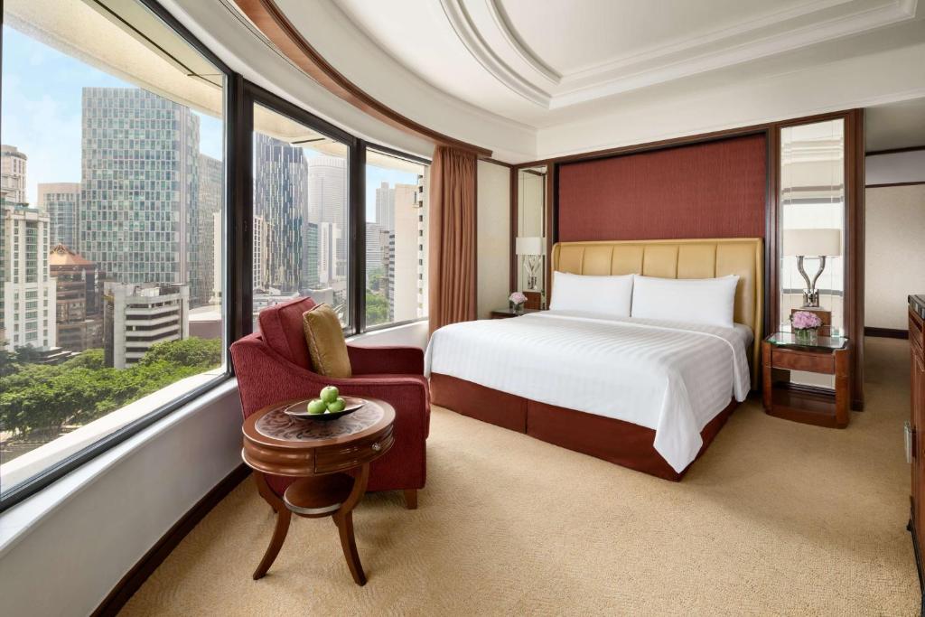 Двухместный (Номер Делюкс с кроватью размера «king-size») отеля Shangri-La Hotel Kuala Lumpur, Куала-Лумпур