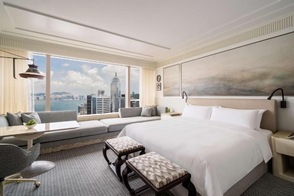 Двухместный (Номер «Горизонт» с кроватью размера «king-size» и видом на гавань) отеля Island Shangri-La Hong Kong, Гонконг (город)