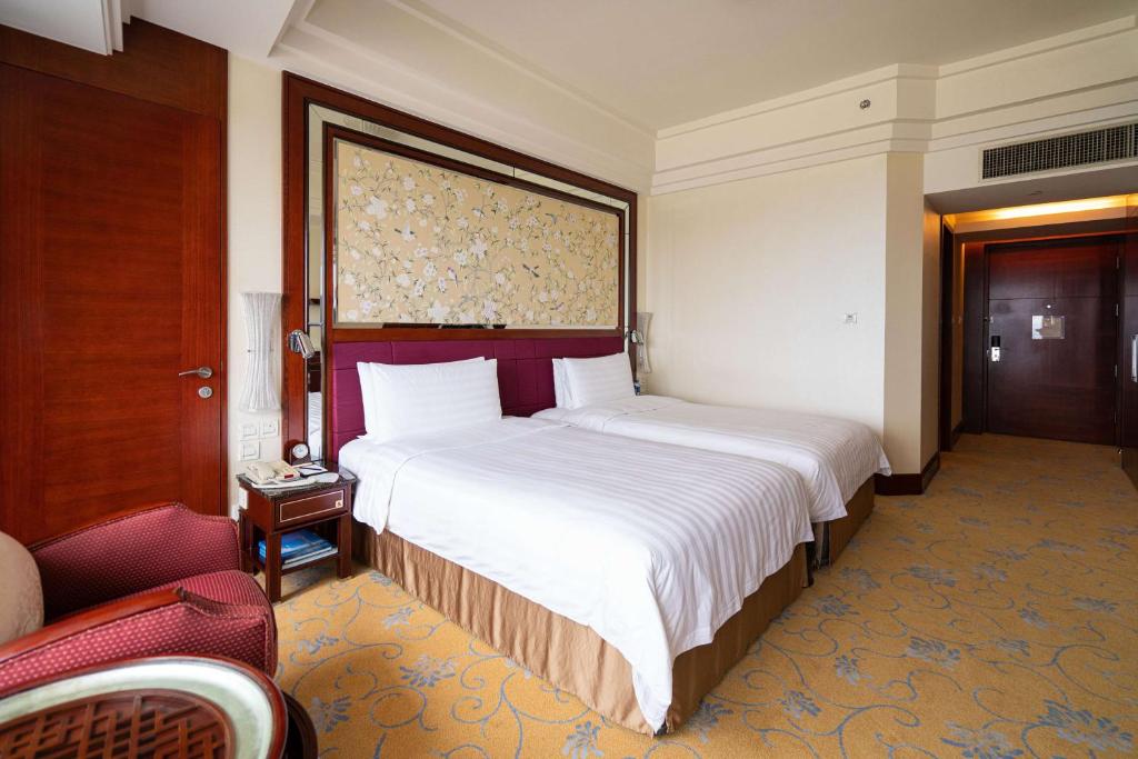 Двухместный (Двухместный номер Делюкс с 2 отдельными кроватями и видом на реку) отеля Shangri-La Hotel, Guangzhou, Гуанчжоу