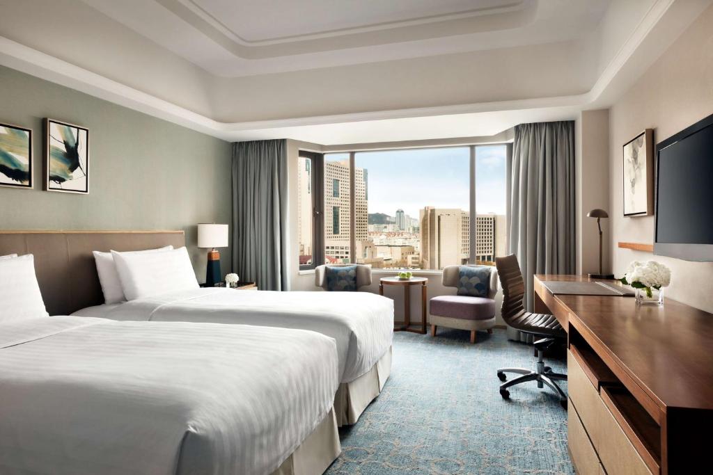 Двухместный (Двухместный номер Делюкс «Гранд» с 2 отдельными кроватями - Крыло «Город») отеля Shangri-La Hotel, Qingdao, Циндао
