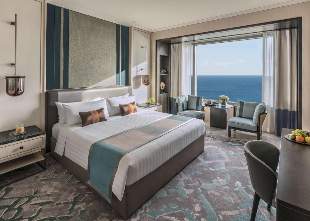 Двухместный (Номер Делюкс с кроватью размера «king-size», вид на океан) отеля Shangri-La Hotel Colombo, Коломбо