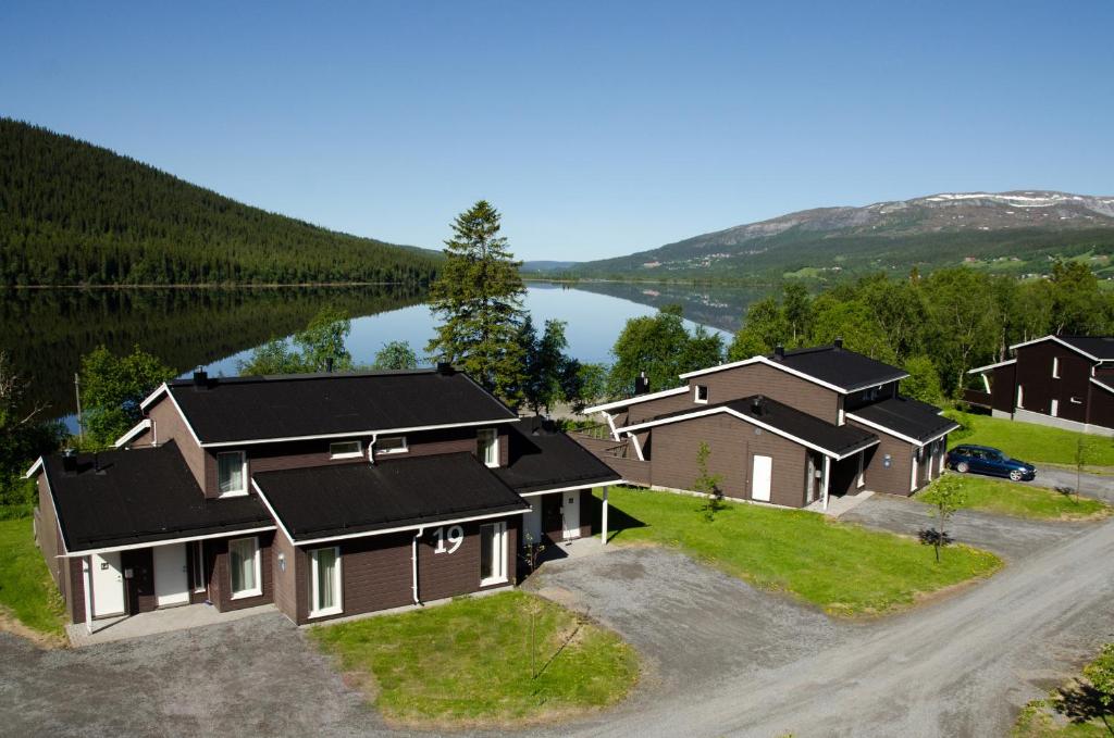 Номер (Дом с тремя спальнями и видом на озеро (для 9 взрослых)) апартамента Holiday Club Åre Apartments, Оре
