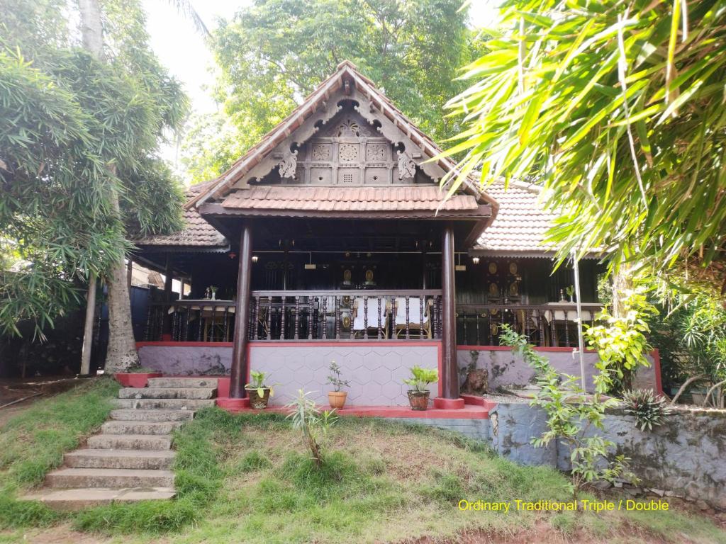 Трехместный (Трехместный номер с балконом), Varkala Marine Palace