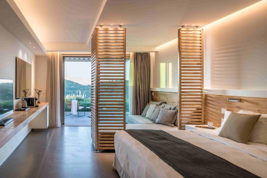 Сьюит (Представительский люкс) отеля Domotel Agios Nikolaos Suites Resort, Сивота