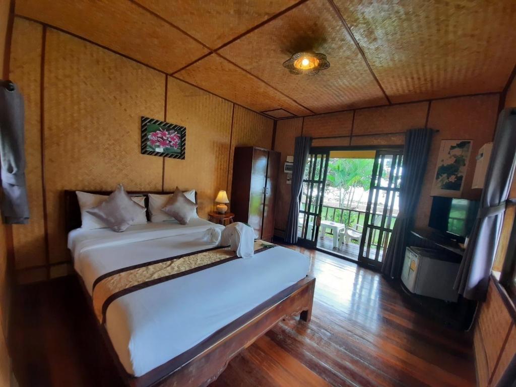 Номер (Бунгало с видом на море), Курортный отель Koh Chang Bailan Beach Resort