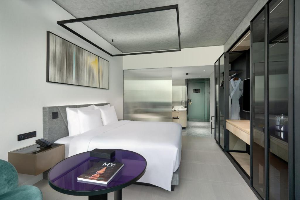 Двухместный (Улучшенный номер с кроватью размера «king-size») отеля Kempinski Hotel Chengdu, Чэнду