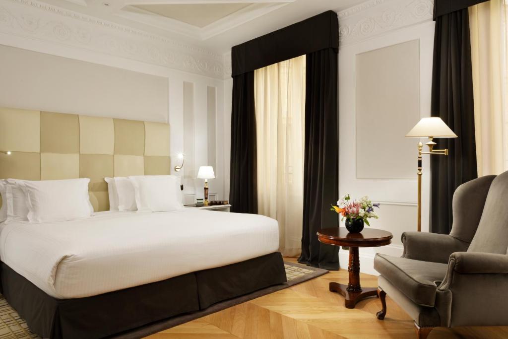 Сьюит (Полулюкс с видом на сад) отеля Hotel Splendide Royal - Small Luxury Hotels of the World, Рим