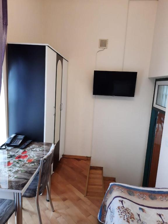 Двухместный (Небольшой двухместный номер с 2 отдельными кроватями) отеля Бадамдар, Баку