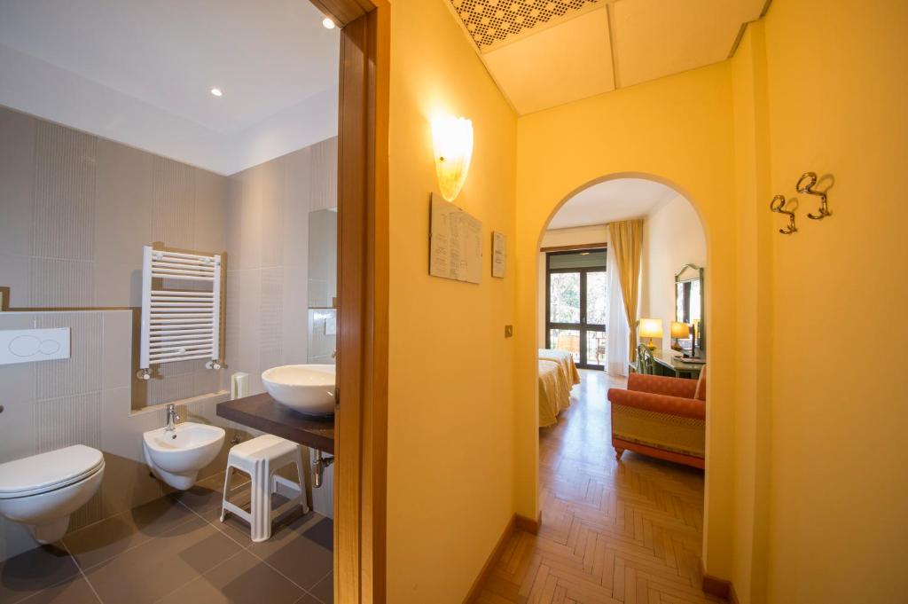 Двухместный (Улучшенный двухместный номер с 1 кроватью) отеля Hotel Terme Milano, Абано-Терме