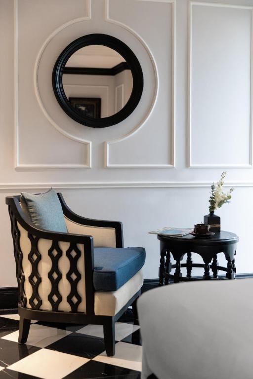 Сьюит (Junior Suite with Balcony Double - Free 1 Cocktail), Aira Boutique Hanoi Hotel & Spa