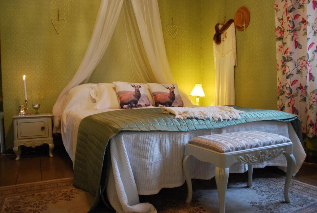 Двухместный (Двухместный номер с 2 отдельными кроватями и общей ванной комнатой) отеля Löydön Kartano, Ристиина