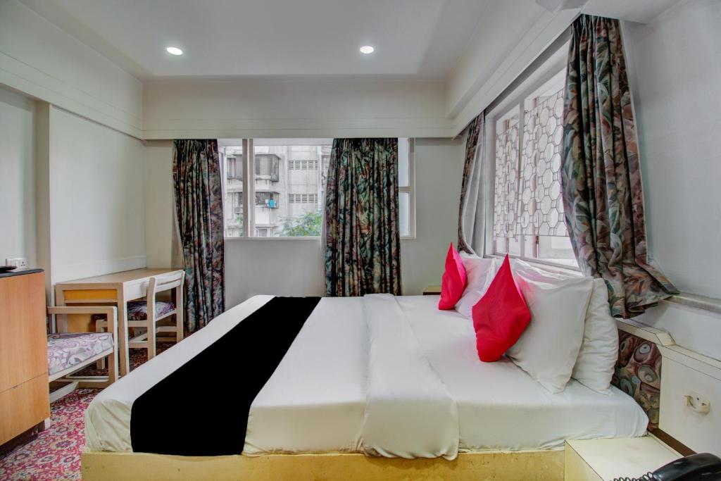 Трехместный (Трехместный номер Делюкс) отеля Capital O 76484 Hotel Balwas International, Мумбай