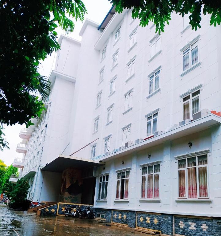 Отель Yen Nhi Hotel Ninh Binh, Ниньбинь