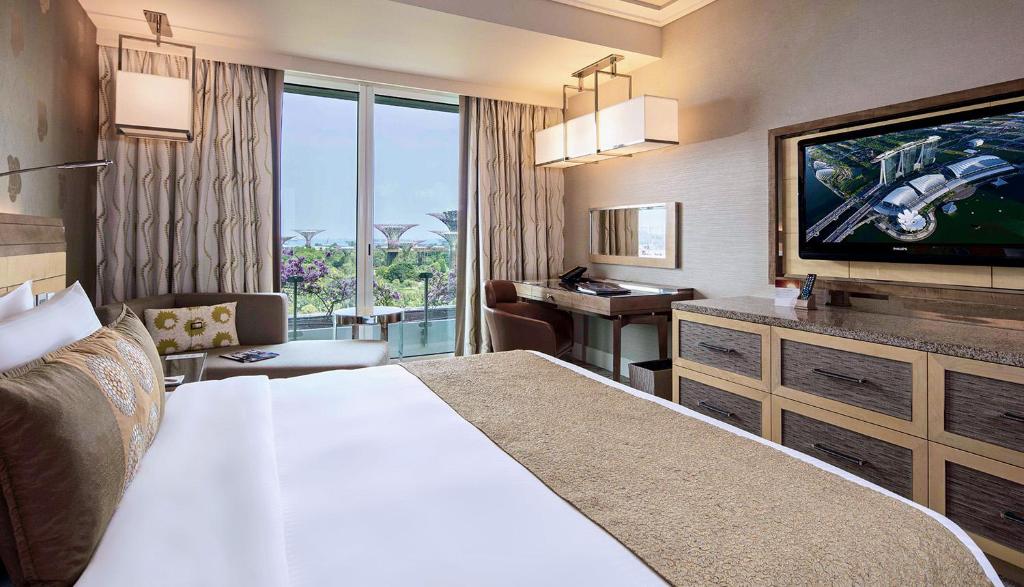 Двухместный (Номер Делюкс с кроватью размера «king-size», вид на сад) отеля Marina Bay Sands, Сингапур (город)