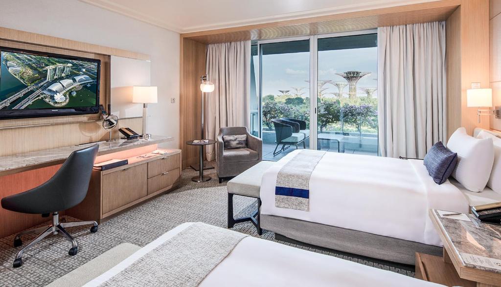 Двухместный (Двухместный номер «Премьер» с 2 отдельными кроватями, вид на сад) отеля Marina Bay Sands, Сингапур (город)