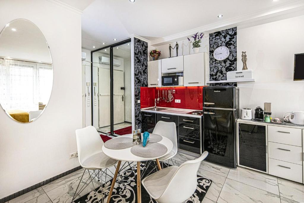 Апартаменты (Studio Apartment - Régi pósta 13, Budapest), Vip Apartments Budapest