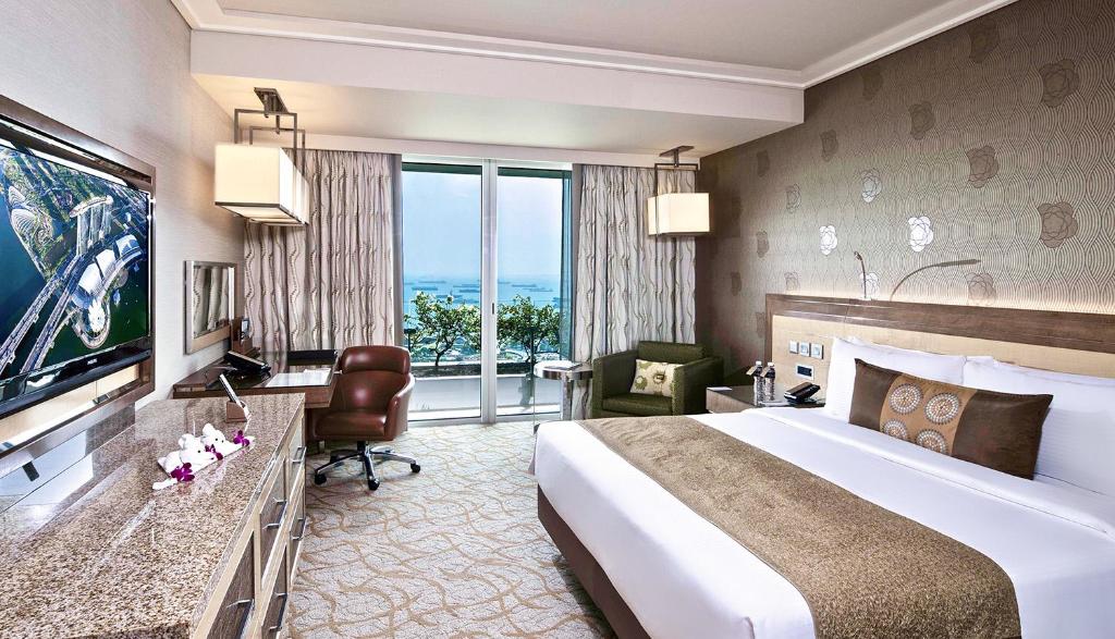 Двухместный (Номер Делюкс с кроватью размера «king-size», вид на гавань) отеля Marina Bay Sands, Сингапур (город)