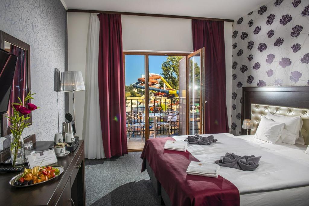 Двухместный (Панорамный двухместный номер с 1 кроватью или 2 отдельными кроватями) отеля Hotel Termálkristály Aqualand, Будапешт