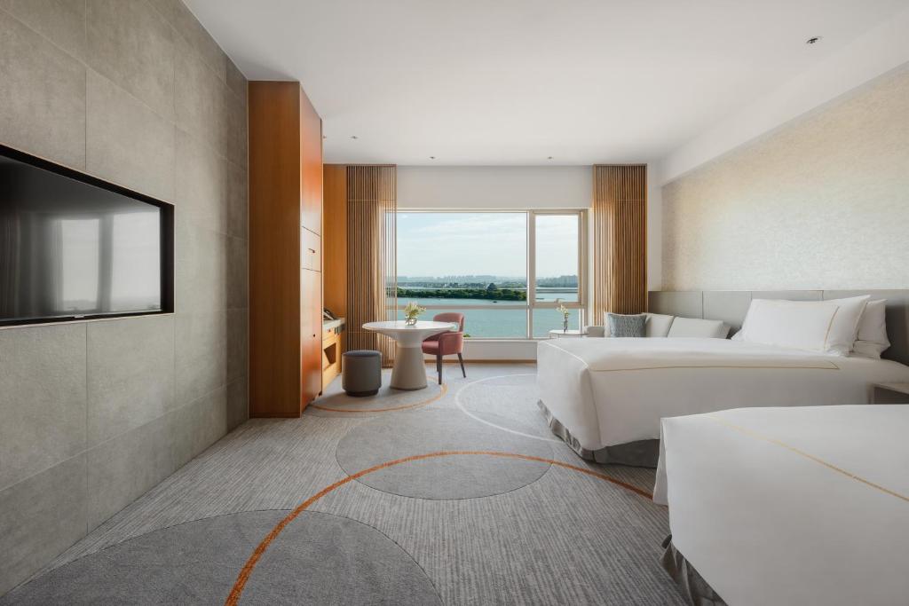 Двухместный (2 Twin Beds Premium Jinji Lake View), InterContinental Suzhou