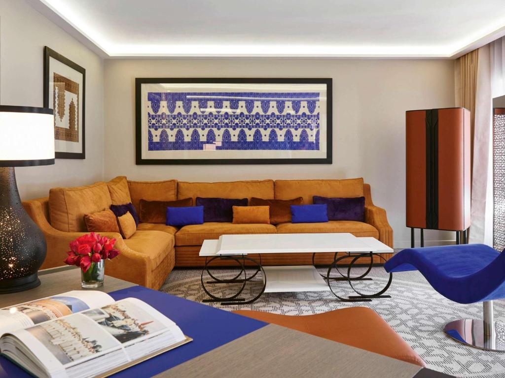 Сьюит (Junior Suite with Living Room and Sofa), Mövenpick Hotel Mansour Eddahbi Marrakech